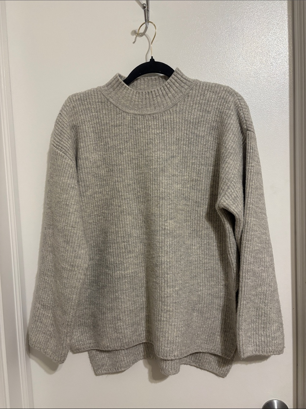 Carbon38 Heathered Light Gray Ribbed Mock Neck Sweater